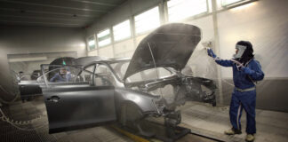 A ajustar petición de aumento salarial, llama VW aumento