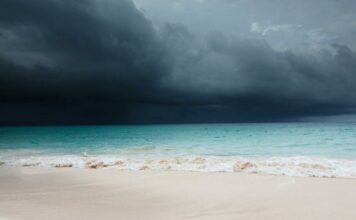 Potencial ciclón tropical “Uno” se aleja de México