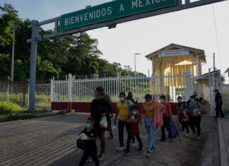 Corte de EU da luz verde para acabar con programa ‘Quédate en México’ corte