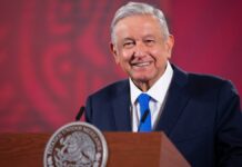 Eliminar constancia de situación fiscal, plantea AMLO
