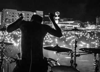 Hospitalizan de emergencia a Travis Barker de Blink 182 emergencia