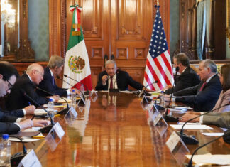 Exportar energía a EU, propone AMLO en cumbre climática energía