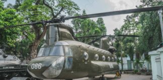 Cae helicóptero usado en la Guerra de Vietnam; hay 6 muertos