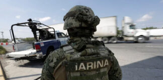 Marino dispara y mata a 2 compañeros y una civil en BCS marino