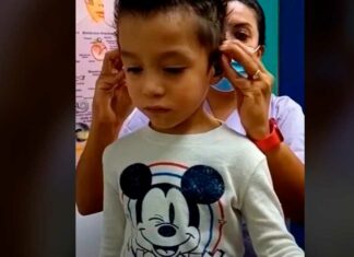 ¡Increíble! Este niño escucha por primera vez en su vida niño audición escuchar