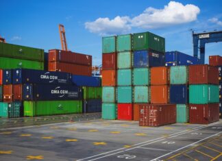 Roban 20 contenedores con oro, plata y zinc en Colima
