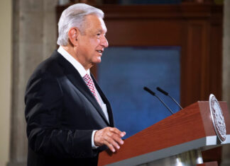 AMLO pide parar producción de cerveza y refrescos por sequía en NL AMLO