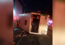 Sube a 2 muertos el saldo del choque entre Ruta Azteca y auto Choque