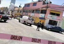 Asesinan a hombre afuera de refaccionaria en Texmelucan Hombre