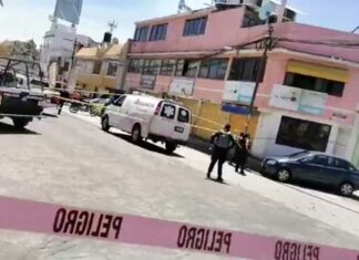 Asesinan a hombre afuera de refaccionaria en Texmelucan Hombre