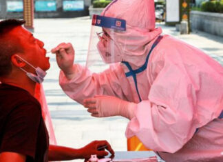 Shanghái reabre cines pese a nuevos brotes de Covid-19