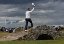 Tiger Woods se despide del Saint Andrews Tiger
