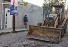 Vecinos y Ayuntamiento adoquinan calle de Totimehuacán Vecinos