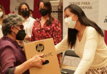 Entrega Ariadna Ayala apoyos educativos a 11 escuelas