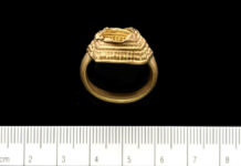 Arqueólogos hallan reliquias de oro en templo de Laos arqueólogos
