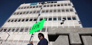 Banderas rojinegras ondearán en Telmex; emplazan a huelga banderas