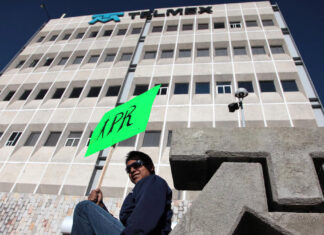 Banderas rojinegras ondearán en Telmex; emplazan a huelga banderas