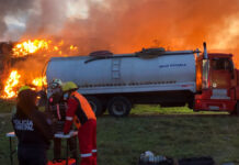 Bomberos sofocan incendio en recicladora de La Resurrección bomberos