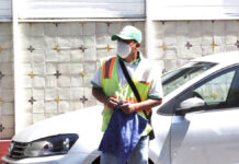 Detienen a once franeleros por apartar lugares en Centro de Puebla once