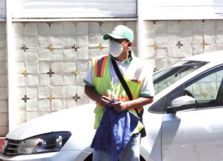 Detienen a once franeleros por apartar lugares en Centro de Puebla once