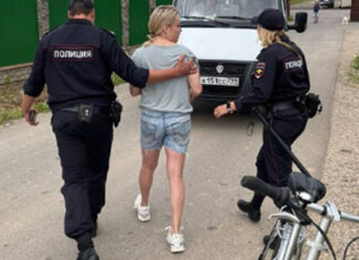 Detienen a periodista rusa que protestó contra la guerra periodista