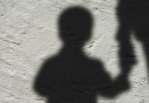 Vinculan a 4 personas por violencia familiar contra menores Personas