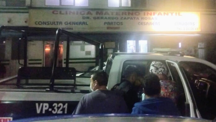 policías