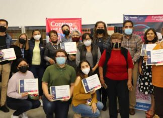 Jóvenes y adultos participan en “Conversatorio Entre Generaciones” Jóvenes