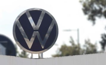 Apagón de dos horas frena producción de Volkswagen Volkswagen