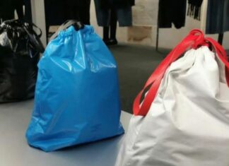 Balenciaga vende bolsa de basura como “bolso” en 35 mil pesos