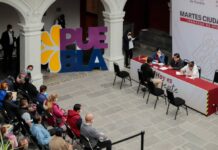 Ciudadanos acuden a “Martes Ciudadano” en Casa Aguayo
