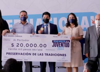 Entrega Mundo Tlatehui Premio Municipal de la Juventud 2022
