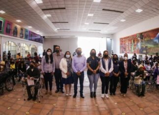 Entrega Mundo Tlatehui 732 aparatos ortopédicos