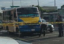 Mujer muere atropellada por microbús en colonia Jardín mujer