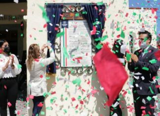 Paola Angon da por iniciadas las fiestas patrias en Cholula