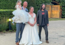 ¿Cómo no amarlo? Keanu Reeves llega a boda de fan ¡Sí! Keanu Reeves asistió al a boda de 2 de sus seguidores… ¿pueden creerlo? ¿Necesitan más razones para amarlo?