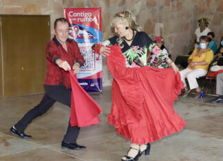 SMDIF celebra día del abuelo con baile en Laguna de Chapulco smdif