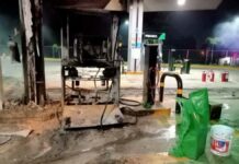 Comando incendia gasolinera en Zitácuaro, Michoacán comando