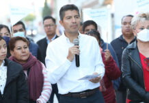 Eduardo Rivera entrega calles nuevas en la colonia Loma Linda