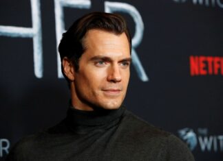 Integrante de BTS desbanca a Henry Cavill como el hombre más guapo El actor Henry Cavill es considerado como uno de los rostros más bellos de Hollywood sin duda