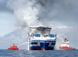 Ferri con 300 pasajeros se incendia frente a costas de Suecia ferri