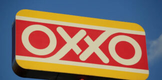 Gerente de Oxxo publica su sueldo; gana más que muchos profesionistas gerente