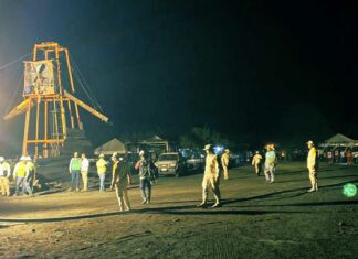 Dan de alta a 2 mineros de Coahuila; 10 siguen atrapados