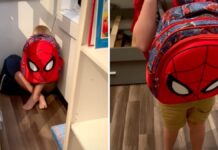 Madre enseña a su hijo a utilizar mochila antibalas madre