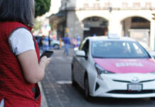 Mujer denuncia en redes aterrador mensaje en taxi de la CDMX mujer