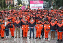 “Naranjitas” de Puebla capital reciben uniformes y calzado naranjitas
