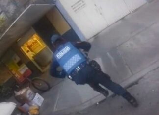 Policía de CDMX pide “ride” a motociclista para evitar asalto policía