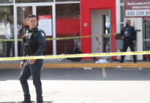 Policía localiza auto de asaltantes de camioneta de valores policía