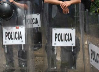 Arrestan a 20 policías de Quimixtlán por nexos delictivos policías