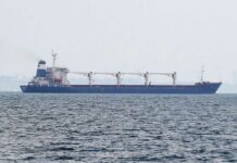 Primer barco con grano ucraniano sale del puerto de Odesa primer